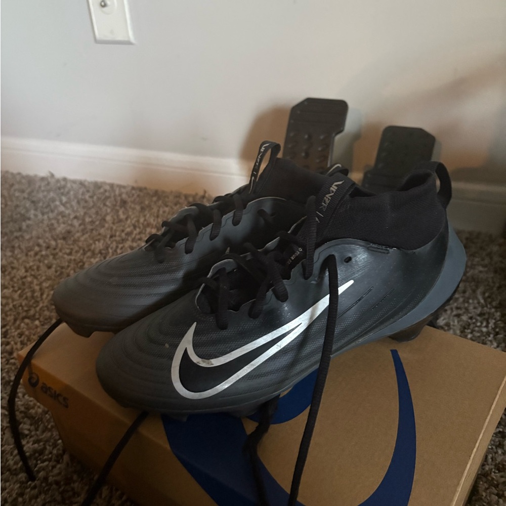 Nike  Football Cleats